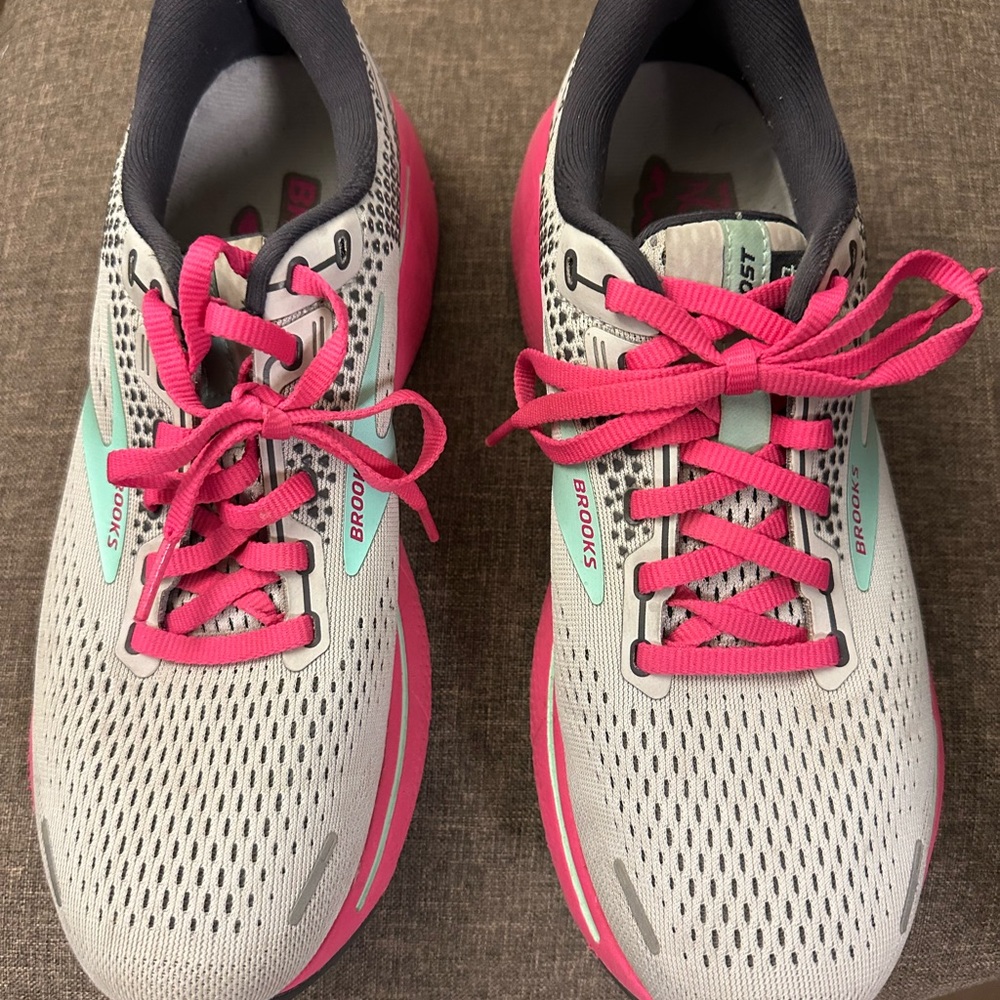 Brooks Women's Running Shoes - Gray and Pink